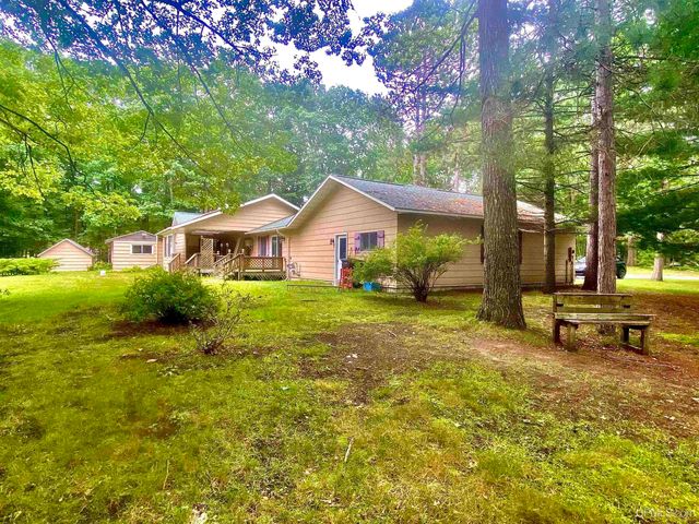 2804 Gladstone Avenue, Gladstone, MI 49837