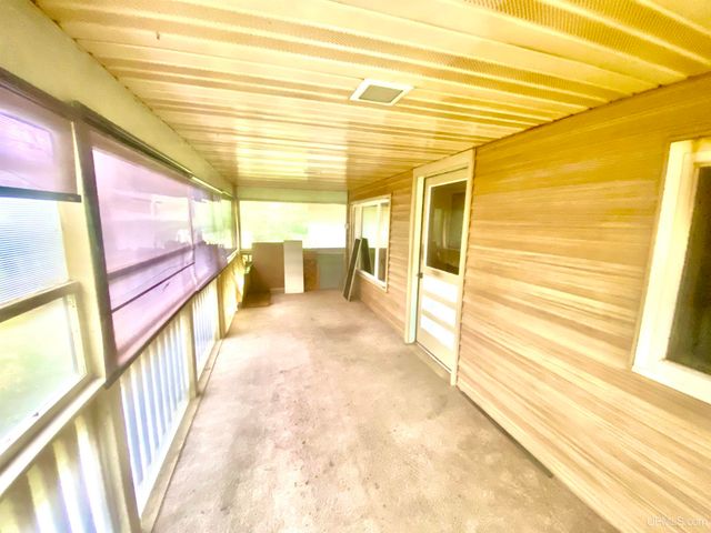 2804 Gladstone Avenue, Gladstone, MI 49837