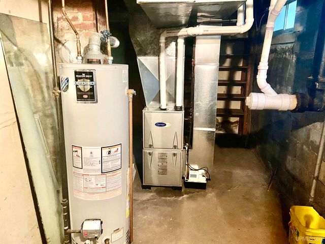 2804 Gladstone Avenue, Gladstone, MI 49837