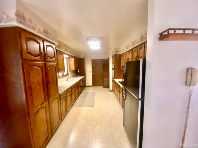 2804 Gladstone Avenue, Gladstone, MI 49837