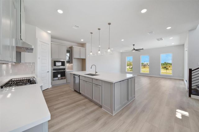 4402 Anthony Court Lane, Seabrook, TX 77586