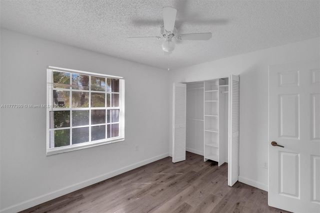 24 Gables Blvd, Weston, FL 33326