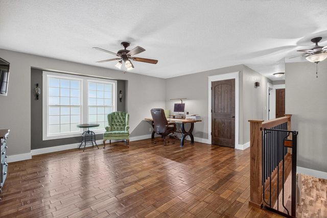 1825 Pineo Grove Lane, Princeton, IA 52768