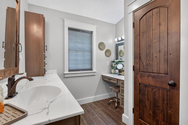 1825 Pineo Grove Lane, Princeton, IA 52768