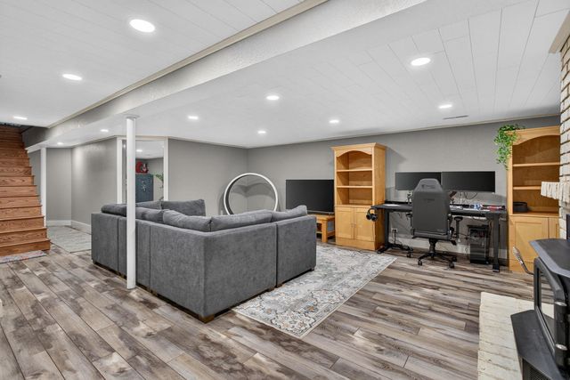1825 Pineo Grove Lane, Princeton, IA 52768