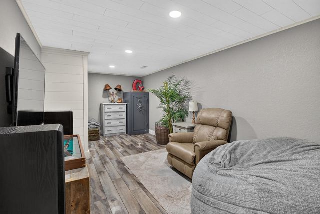 1825 Pineo Grove Lane, Princeton, IA 52768