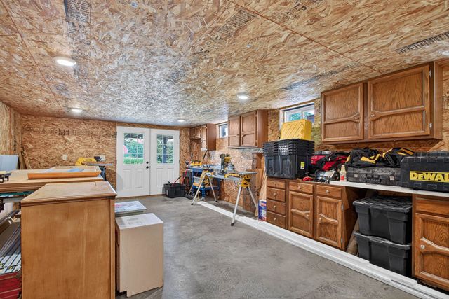 1825 Pineo Grove Lane, Princeton, IA 52768