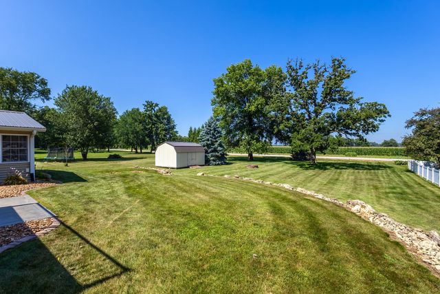 1825 Pineo Grove Lane, Princeton, IA 52768