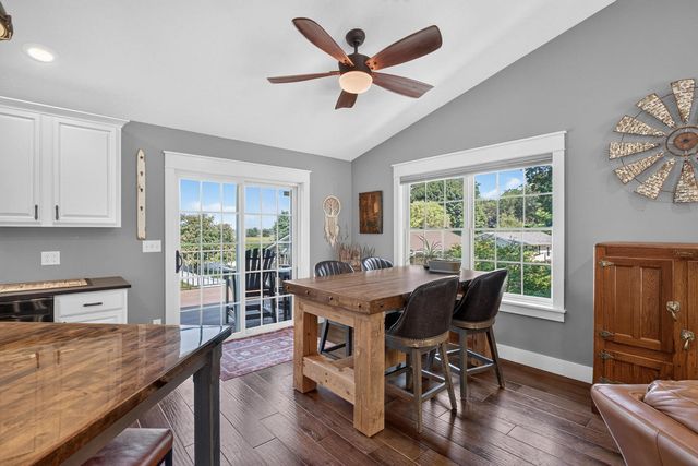 1825 Pineo Grove Lane, Princeton, IA 52768