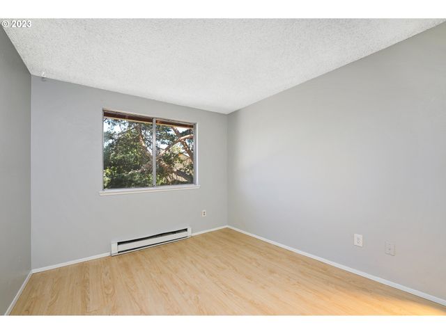 1470 Se WALNUT St 206, Hillsboro, OR 97123