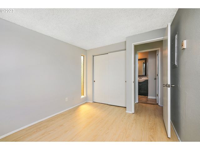 1470 Se WALNUT St 206, Hillsboro, OR 97123