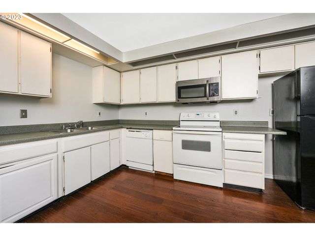 1470 Se WALNUT St 206, Hillsboro, OR 97123