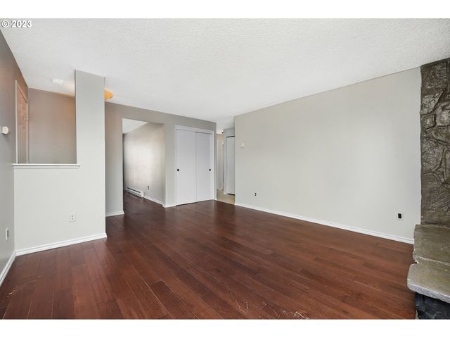 1470 Se WALNUT St 206, Hillsboro, OR 97123