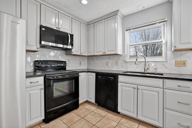 8335 Charming Manor, West Chester, OH 45069