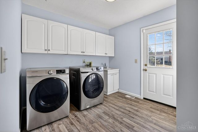 8335 Charming Manor, West Chester, OH 45069