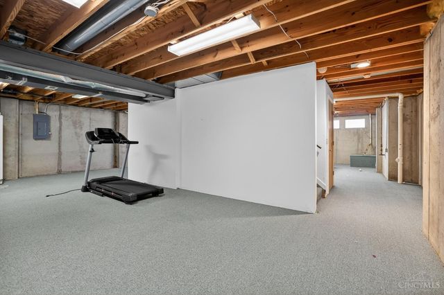 8335 Charming Manor, West Chester, OH 45069