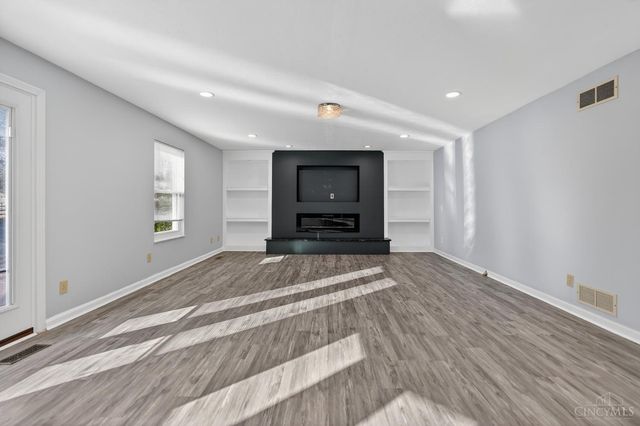 8335 Charming Manor, West Chester, OH 45069