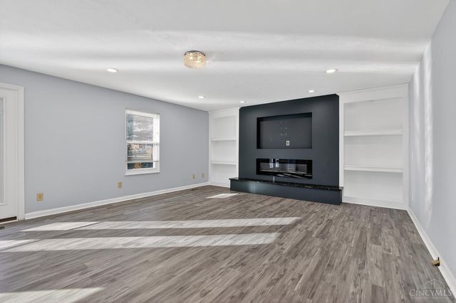 8335 Charming Manor, West Chester, OH 45069