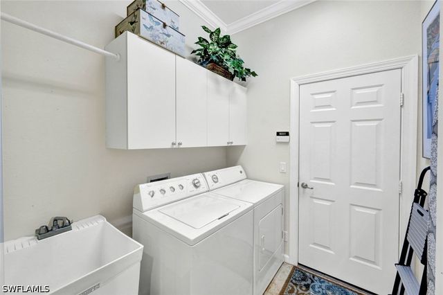 16208 Parque LN, Naples, FL 34110