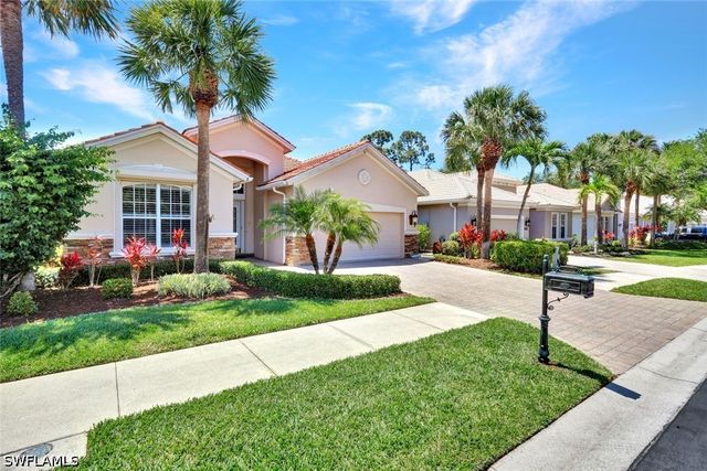 16208 Parque LN, Naples, FL 34110