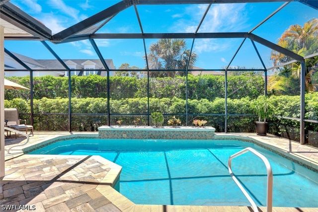 16208 Parque LN, Naples, FL 34110