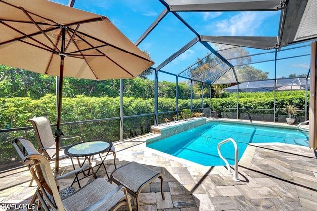 16208 Parque LN, Naples, FL 34110