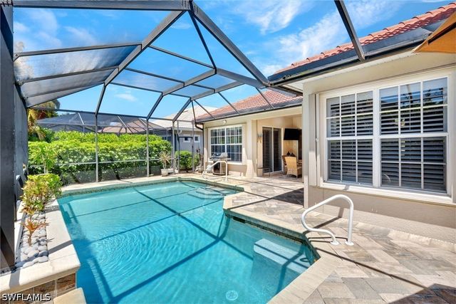 16208 Parque LN, Naples, FL 34110
