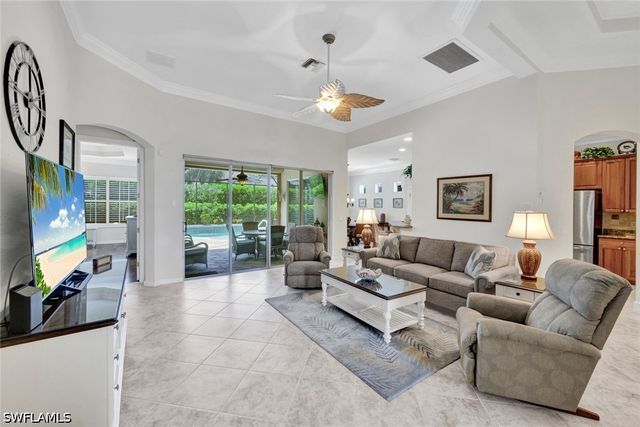 16208 Parque LN, Naples, FL 34110