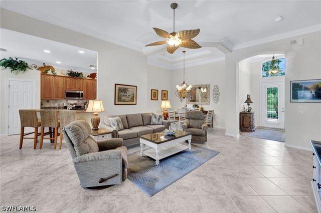 16208 Parque LN, Naples, FL 34110