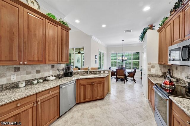 16208 Parque LN, Naples, FL 34110