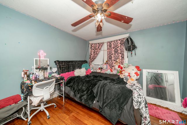 33 Collins Parkway, Meriden, CT 06450