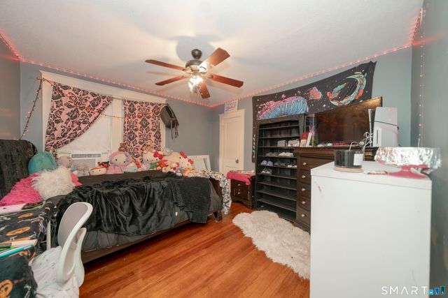 33 Collins Parkway, Meriden, CT 06450