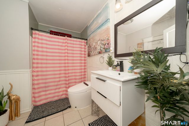 33 Collins Parkway, Meriden, CT 06450