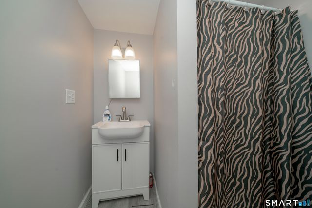 33 Collins Parkway, Meriden, CT 06450