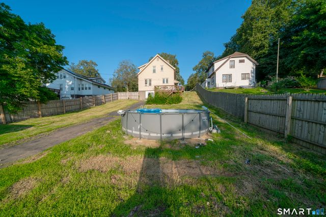 33 Collins Parkway, Meriden, CT 06450
