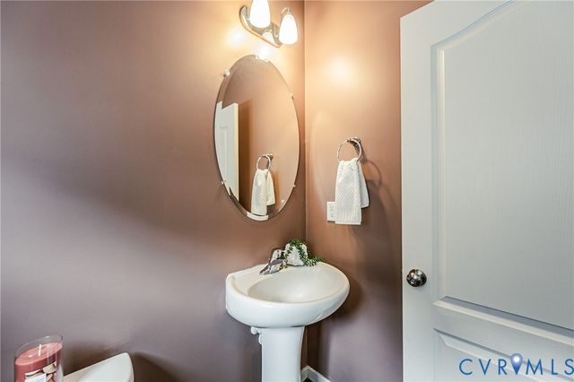 11900 James Overlook Ct, Chester, VA 23836