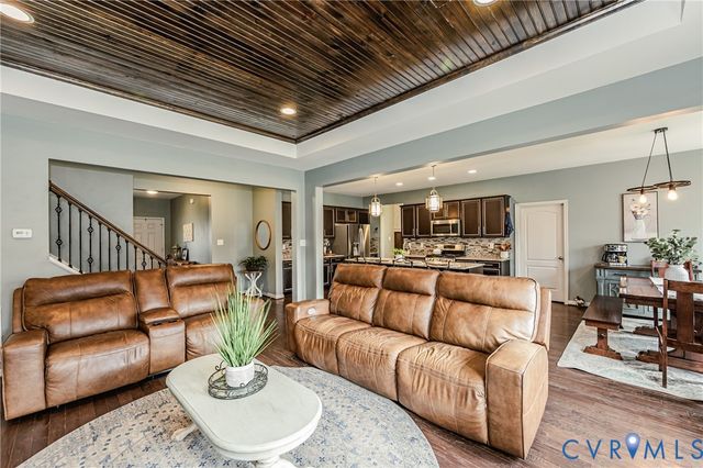 11900 James Overlook Ct, Chester, VA 23836