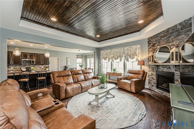 11900 James Overlook Ct, Chester, VA 23836