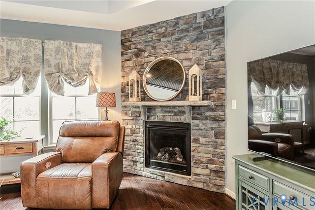 11900 James Overlook Ct, Chester, VA 23836