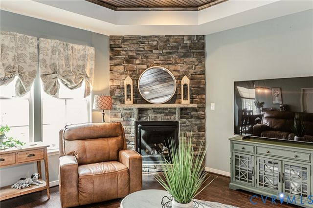 11900 James Overlook Ct, Chester, VA 23836