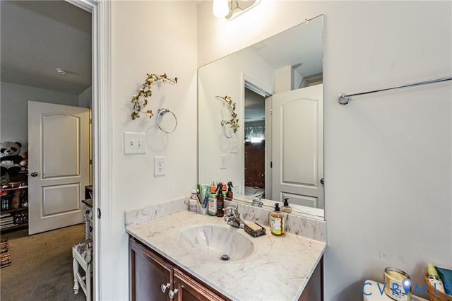 11900 James Overlook Ct, Chester, VA 23836