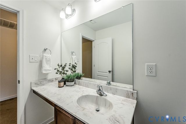 11900 James Overlook Ct, Chester, VA 23836