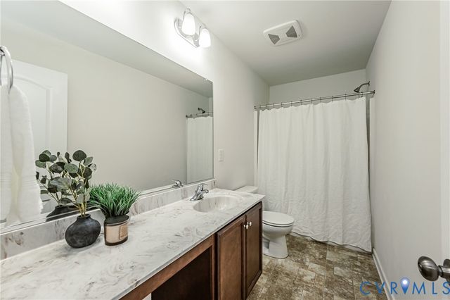 11900 James Overlook Ct, Chester, VA 23836