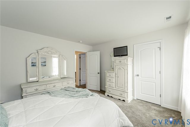 11900 James Overlook Ct, Chester, VA 23836