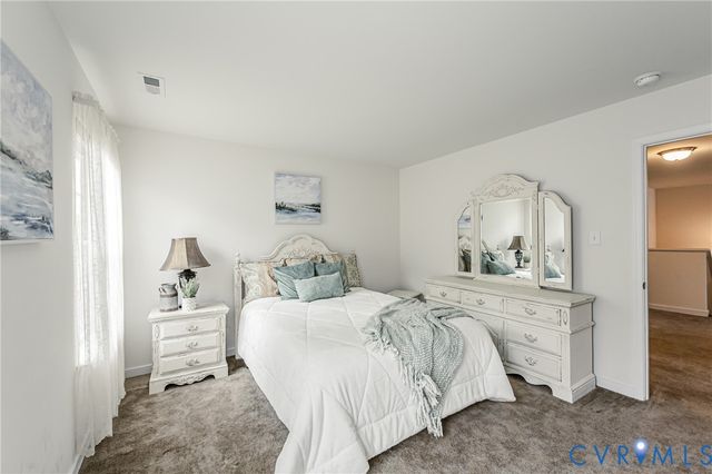 11900 James Overlook Ct, Chester, VA 23836