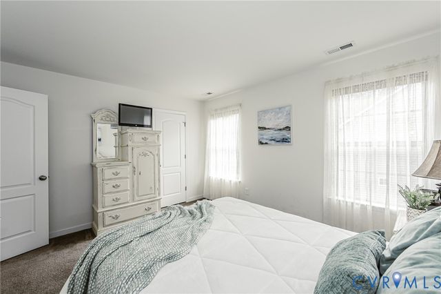 11900 James Overlook Ct, Chester, VA 23836