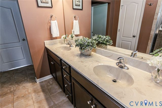 11900 James Overlook Ct, Chester, VA 23836