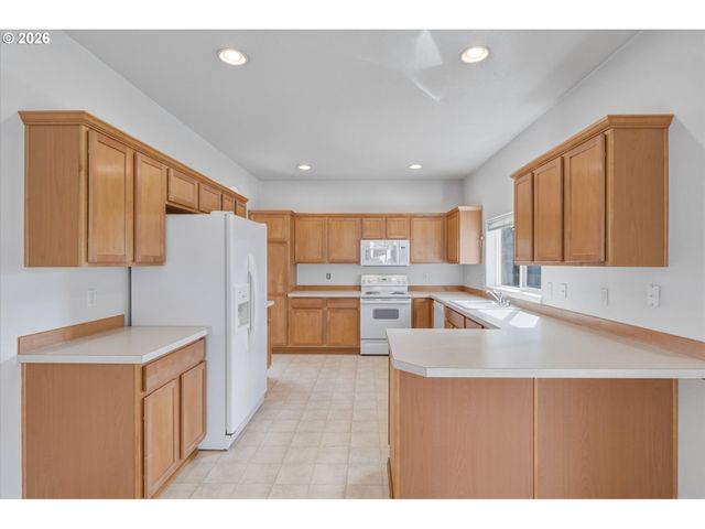 2001 Ne 84TH St, Vancouver, WA 98665