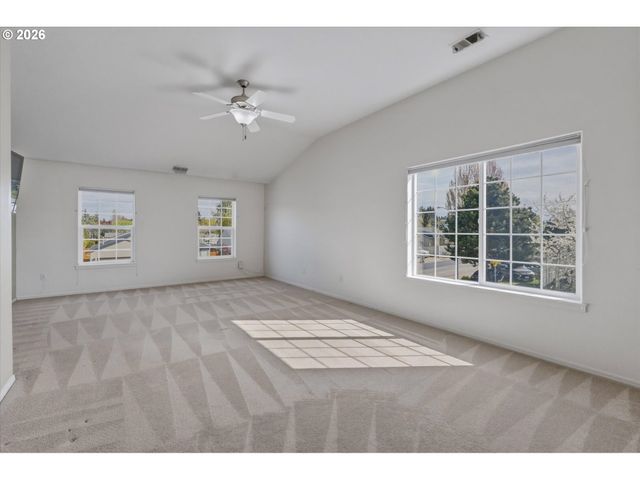 2001 Ne 84TH St, Vancouver, WA 98665