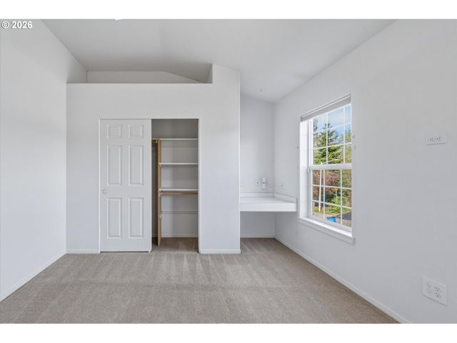 2001 Ne 84TH St, Vancouver, WA 98665